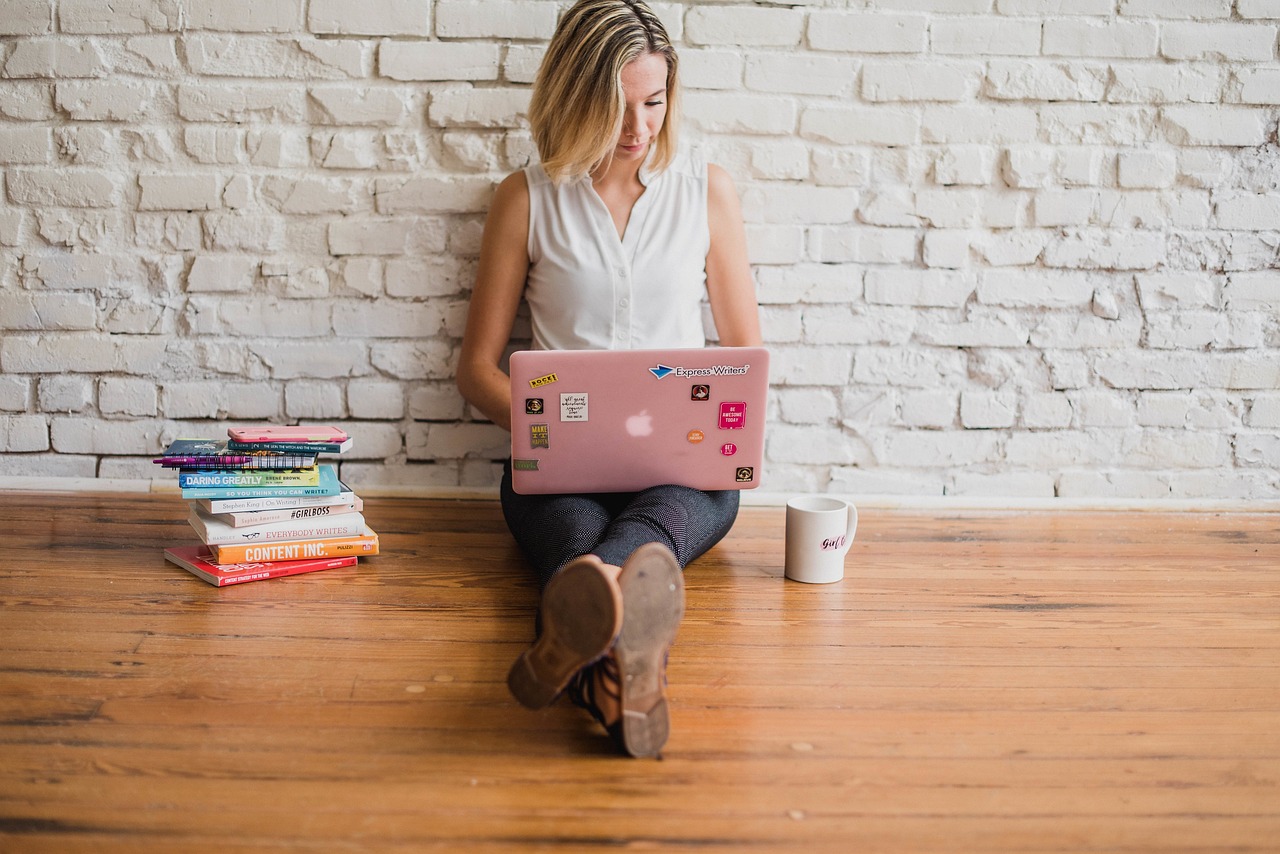 photo of woman at laptop